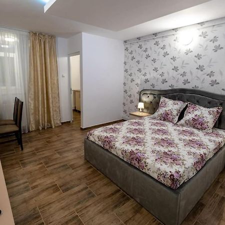Luxury Radox Apartment Park 1 Bz Бузеу Екстер'єр фото