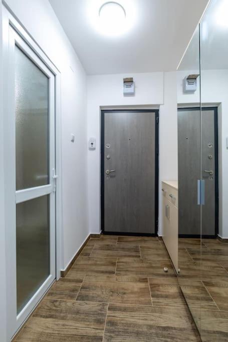 Luxury Radox Apartment Park 1 Bz Бузеу Екстер'єр фото