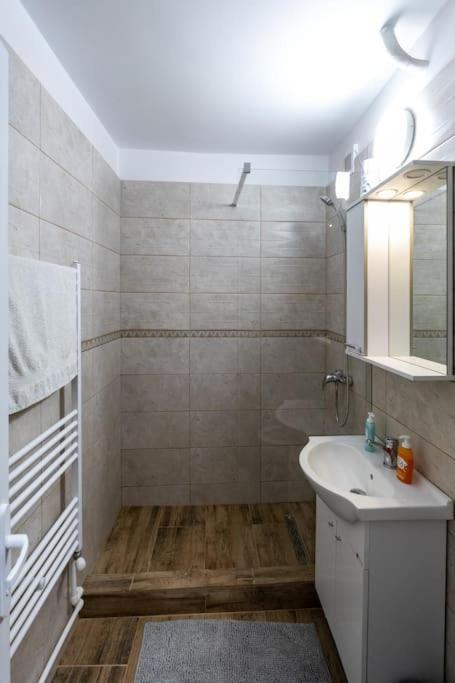 Luxury Radox Apartment Park 1 Bz Бузеу Екстер'єр фото