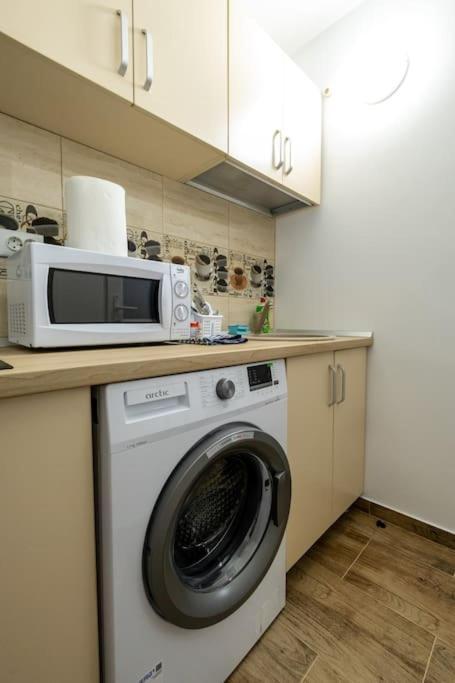 Luxury Radox Apartment Park 1 Bz Бузеу Екстер'єр фото